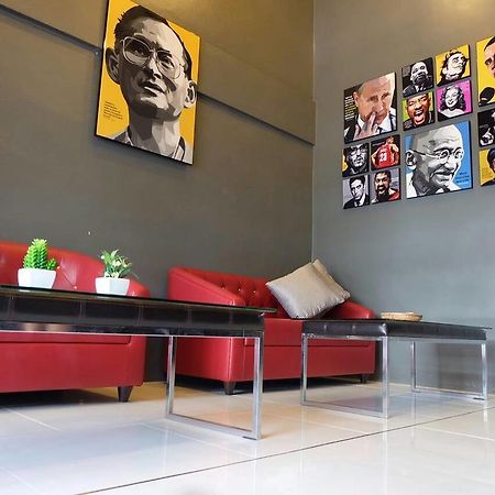 Rockstel Loma Hostel Phuket Kültér fotó
